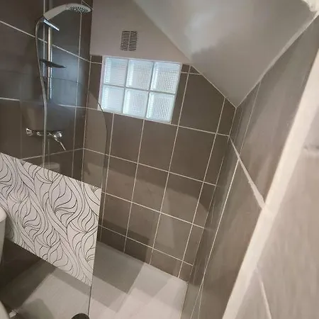 Apartamento En Avec Jardin *